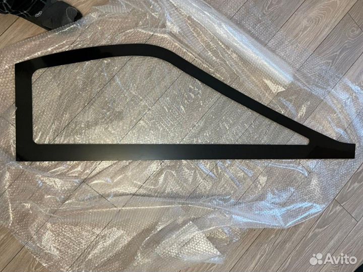 Стекло лобовое левое Hamm