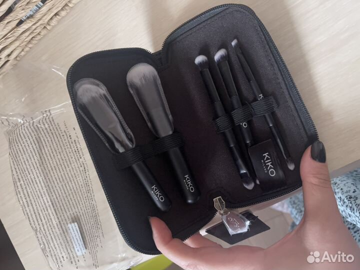 Дорожный набор кистей Kiko Milano