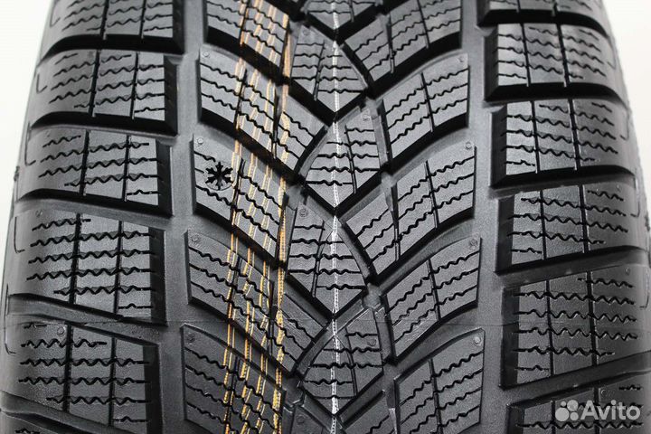 Goodyear UltraGrip Performance+ SUV 215/65 R17