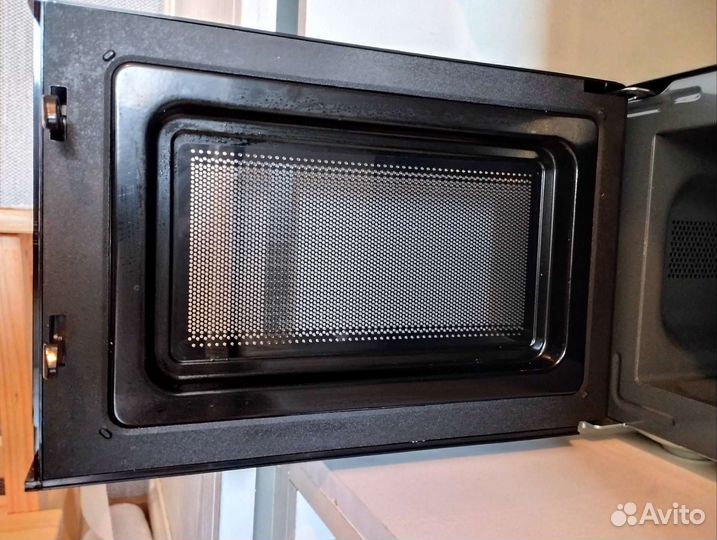 Микроволновая печь hi M020B02