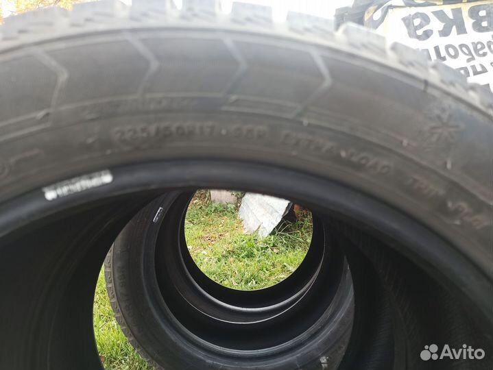 Triangle Snowlink TWT02 225/50 R17 98