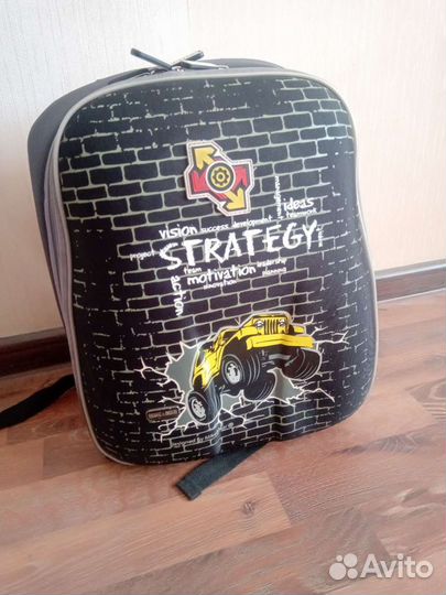 Рюкзак школьный