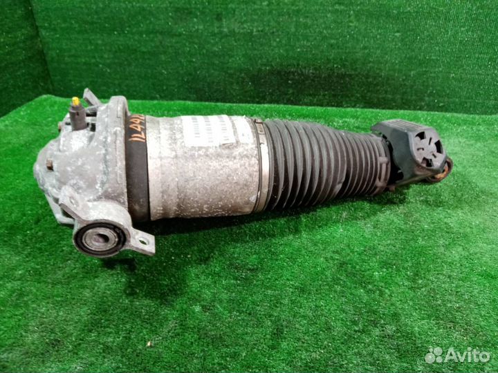 Стойка подвески задняя правая Audi Q7 4LB BHK