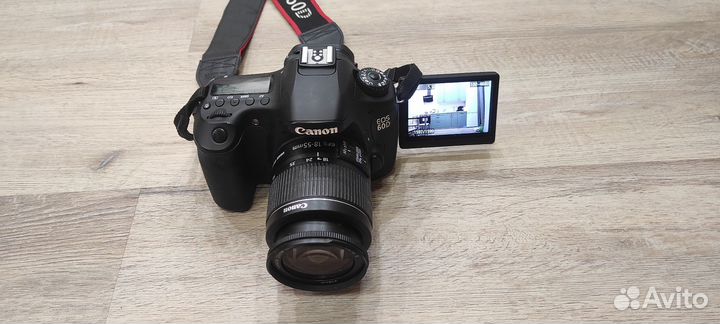 Зеркальный фотоаппарат Canon 60d