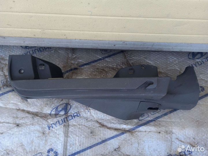 Форд фокус 2 хечбек- обшивки багажника