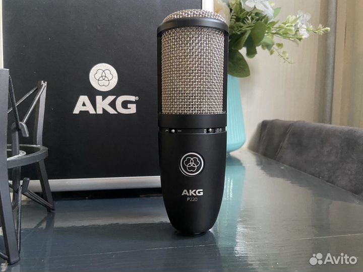 Микрофон akg p220