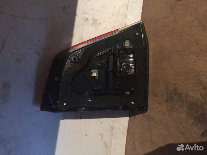 Фонарь задний правый Toyota Land Cruiser J200 2012