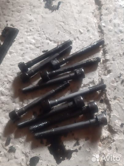 Болты гбц на Nissan Primera P 11,Ниссан Примьера