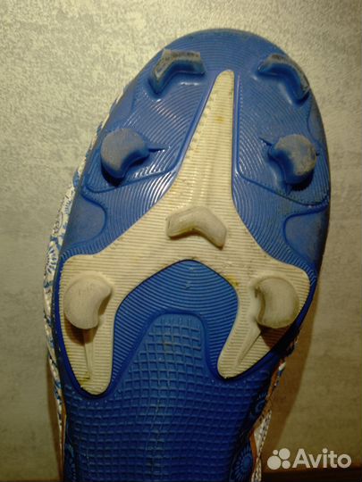 Футбольные бутсы