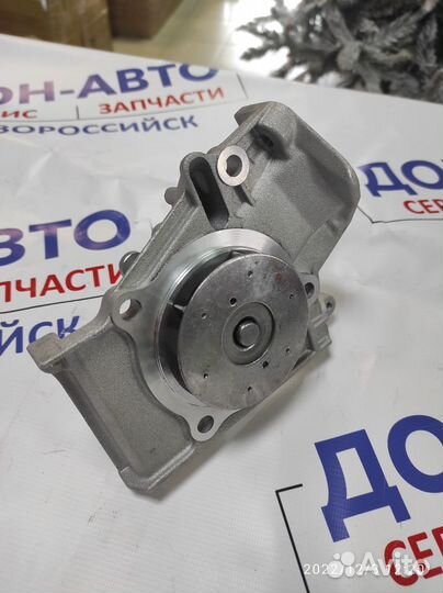 Помпа новая насос водяной (есть на разные авто )