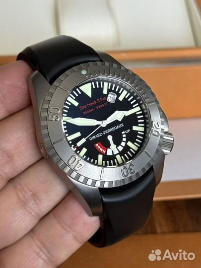 Girard-Perregaux Sea Hawk Pro 44 Titanium 3000m