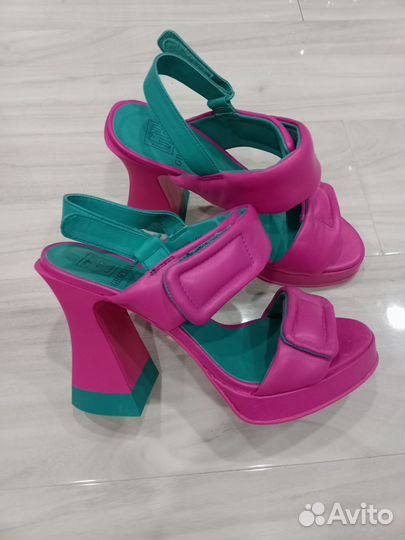 Босоножки женские