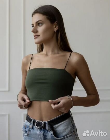 Топ на тонких бретелях новый