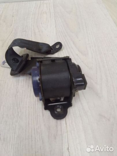 Ремень безопасности задний Volkswagen polo 5 Лев