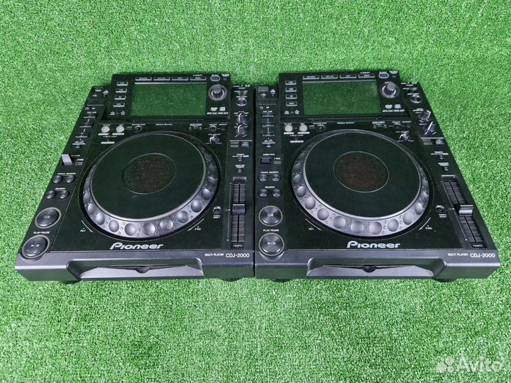 DJ-проигрыватель Pioneer CDJ-2000