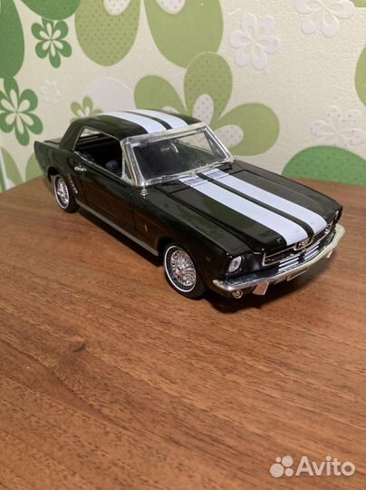 Модели автомобилей 1:18 Ford Mustang 1964