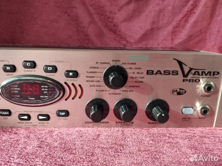 Гитарный процессор Behringer bass V-amp pro