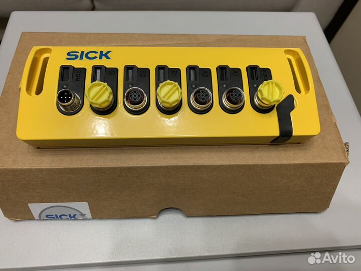 Защитное реле Sick