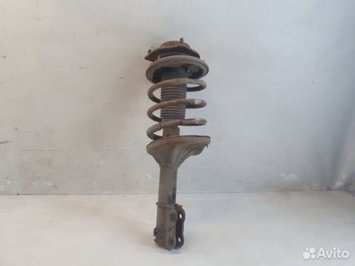 Амортизатор передний левый Hyundai Elantra седан