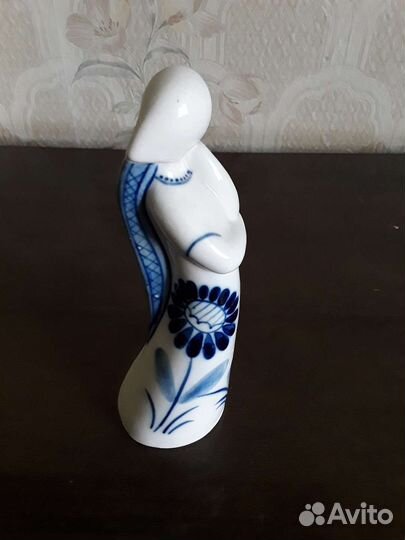 Статуэтка Девушка с косой