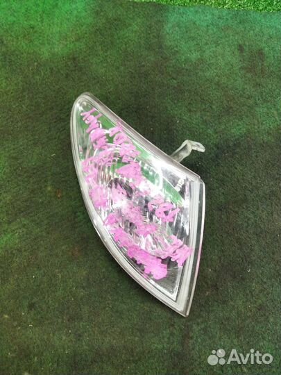 Поворотник правый Mazda Premacy 1