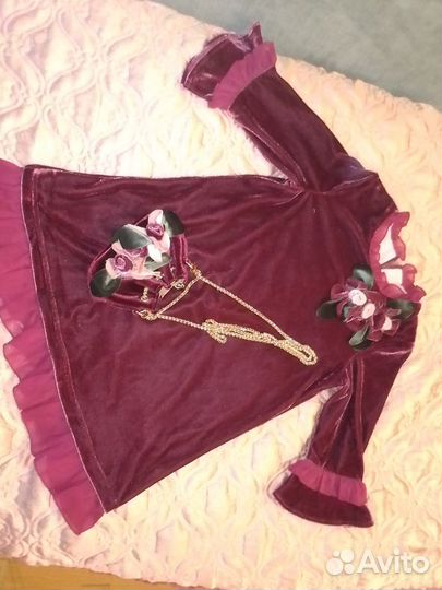 Бархатное платье с сумочкой