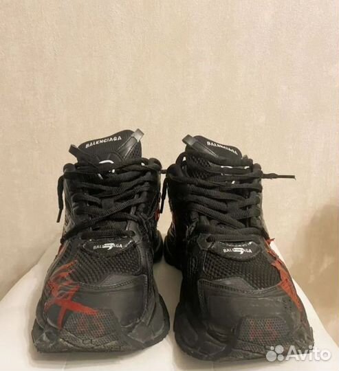 Balenciaga runner graffiti black