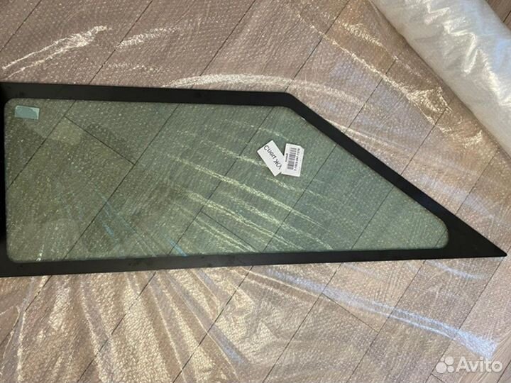 Стекло лобовое верхнее 50/50 Caterpillar