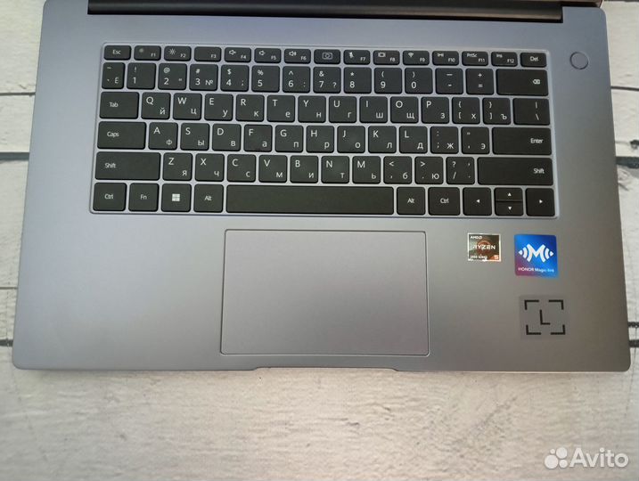 Современный ультрабук (6 ядер/16Gb/512SSD)