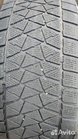 Bridgestone Blizzak DM-V2 235/65 R17 ZR