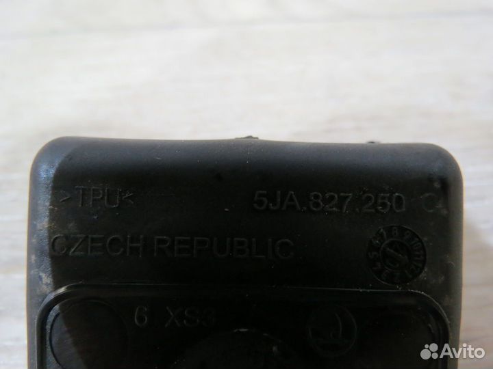 Фиксатор клин Volkswagen Polo