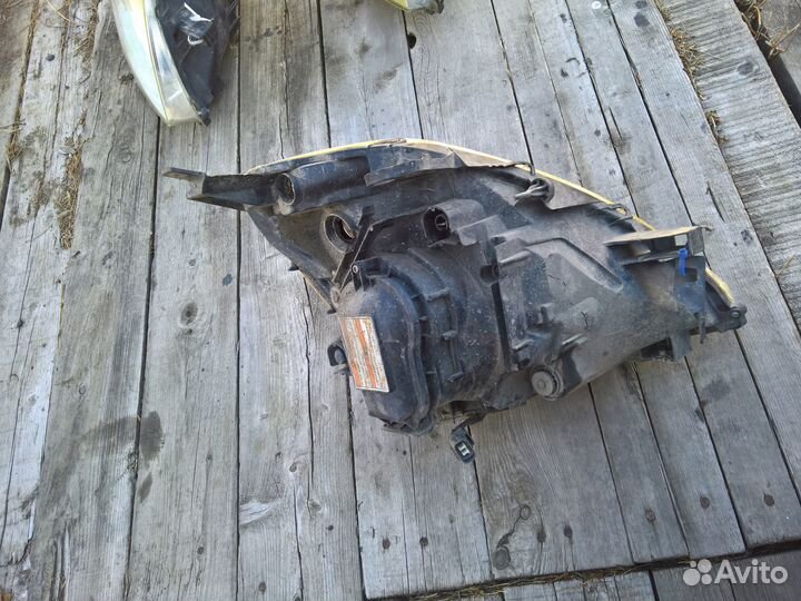 Фары ксенон honda stream rn1