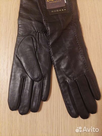 Длинные кожаные перчатки