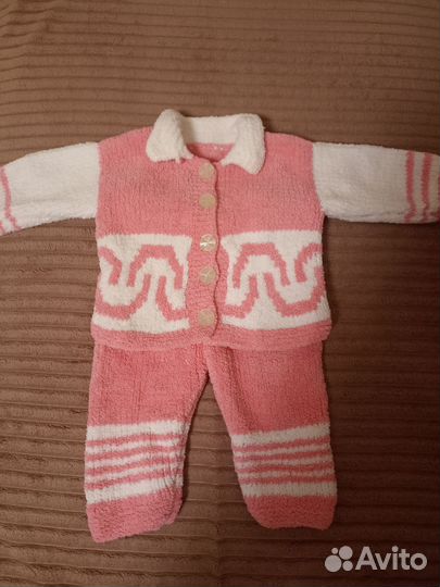 Костюмчик для девочки вязаный