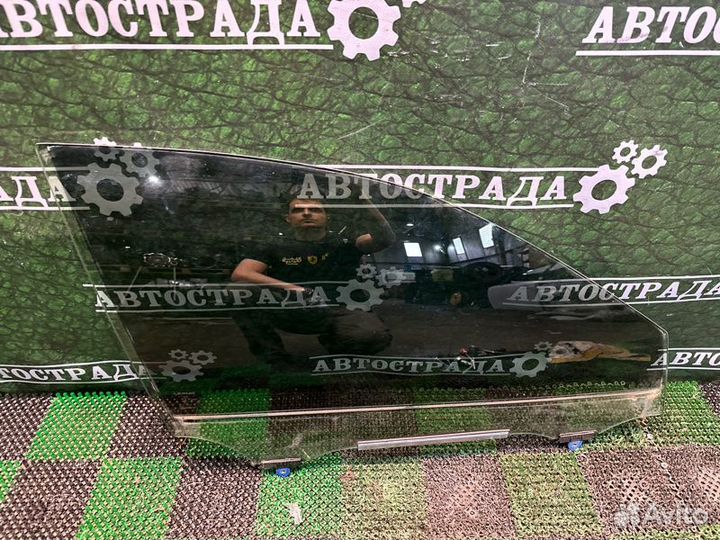 Стекло двери переднее правое Lexus Is 3 2013-2017