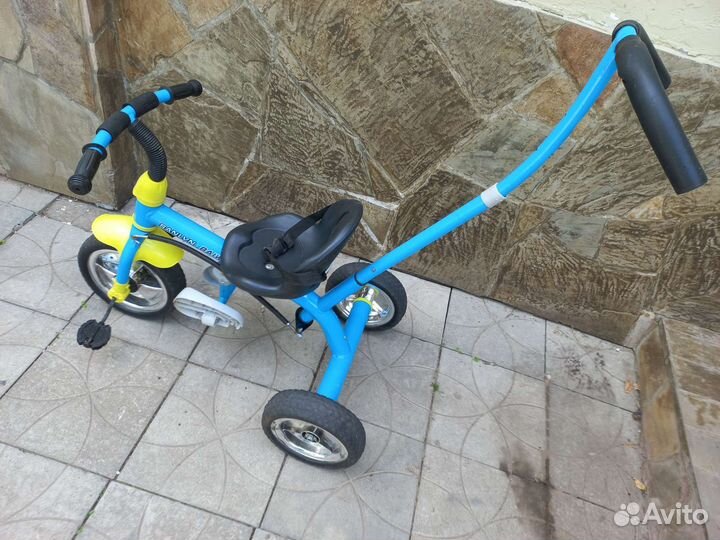 Детский велосипед с родительской ручкой