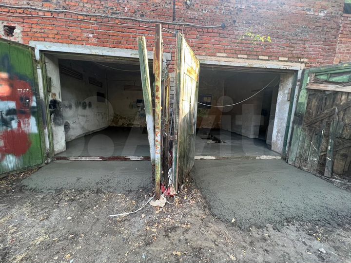 Гараж, > 30 м²