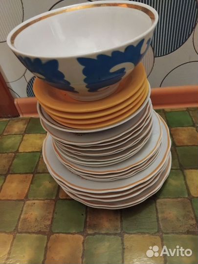 Набор тарелок, блюдца, салатник