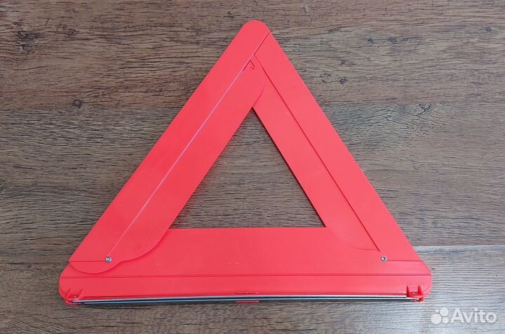 Знак аварийной остановки Volvo