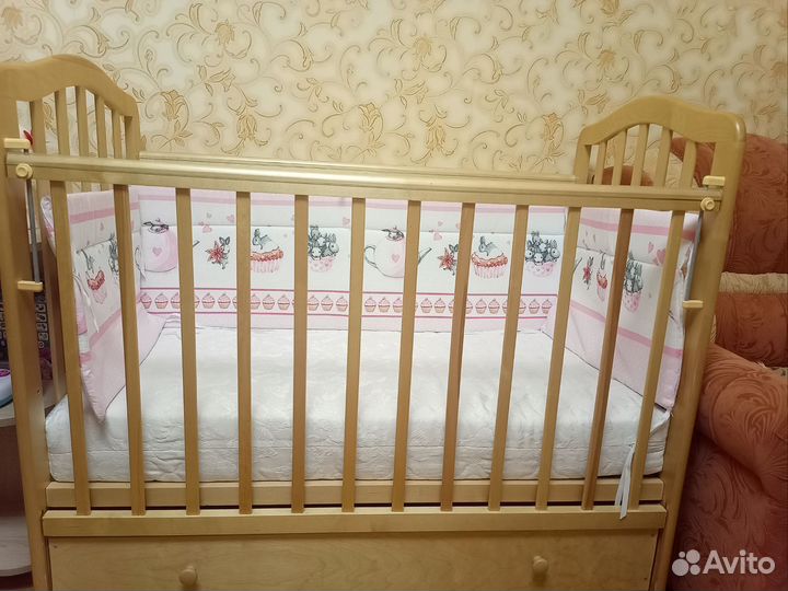 Детская кроватка