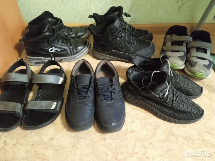 6 пар обуви