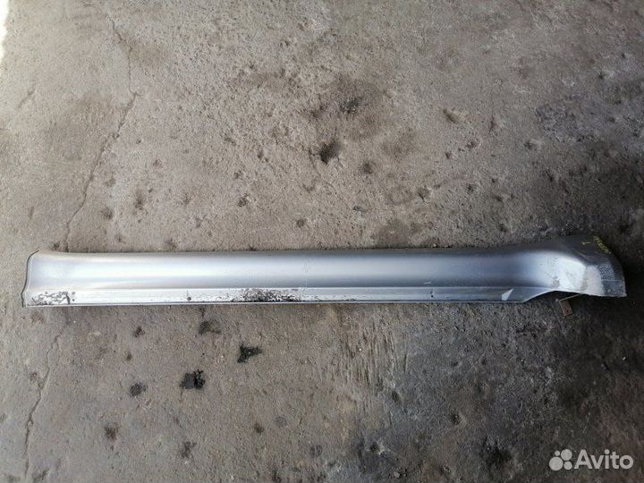 Накладка на порог левая Mitsubishi Pajero V63W