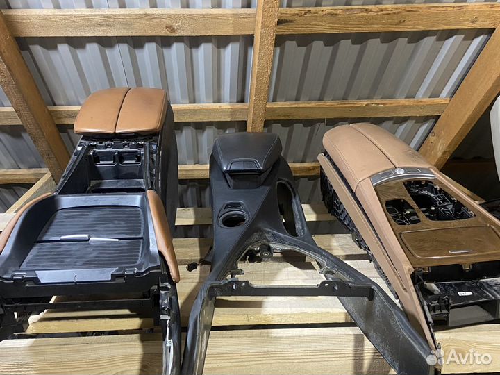 Центральна консуль bmw x6 e71 подоеотник bmw e71