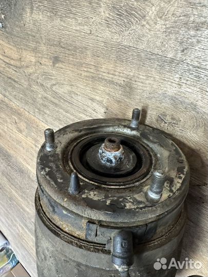 Range rover 3 стойка передняя левая