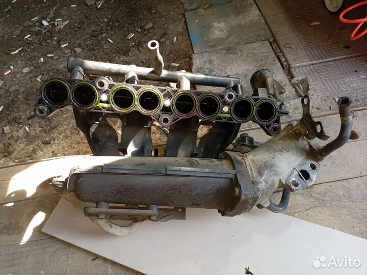 Впускной коллектор Nissan
