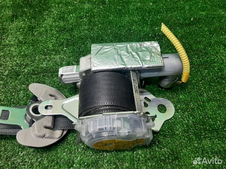 Ремень безопасности передний правый Lexus RX400H