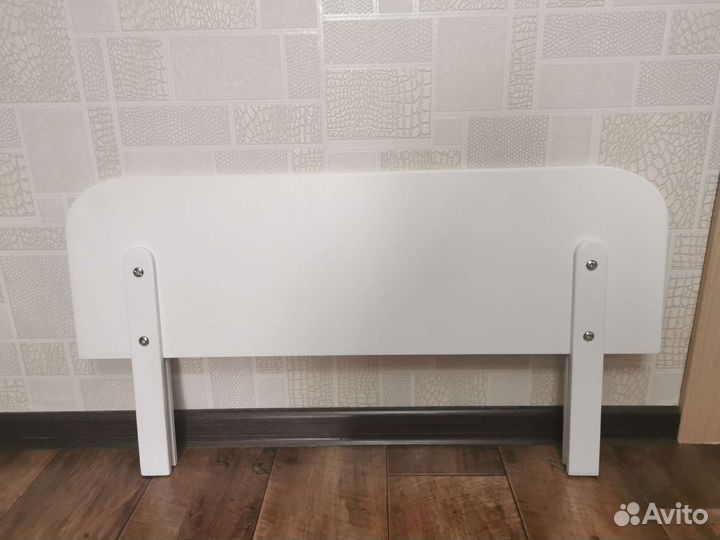 Бортик на кроватку