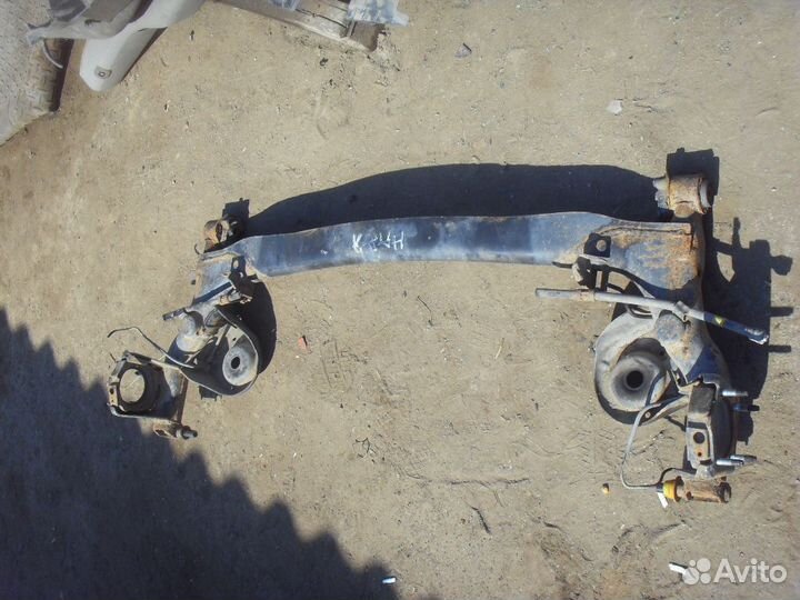 Балка поперечная задняя 4211044041 Toyota Nadia