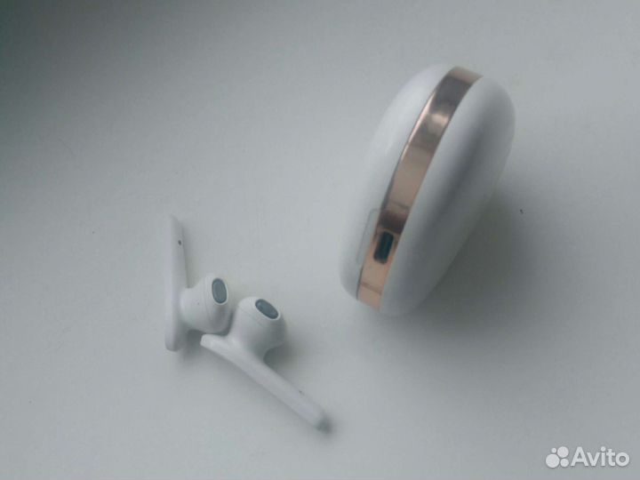 Беспроводные наушники в виде ракушки