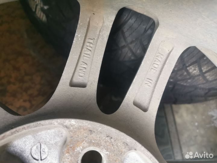Продам комплек литых дисков
